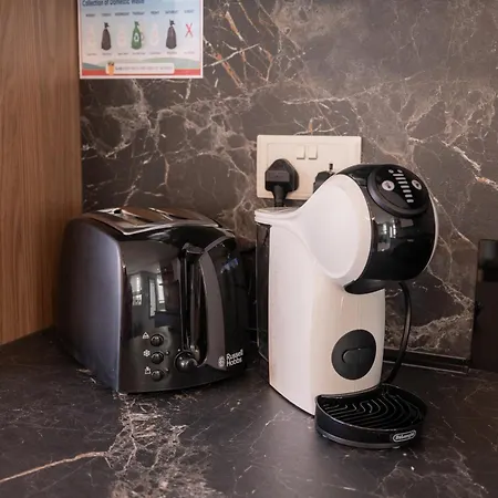 Brand New Luxurious Seafront With View - Prime Location Apartment *