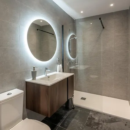 Brand New Luxurious Seafront With View - Prime Location