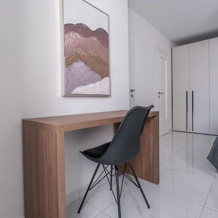 Brand New Luxurious Seafront With View - Prime Location Σεντ Πόλς Μπέι