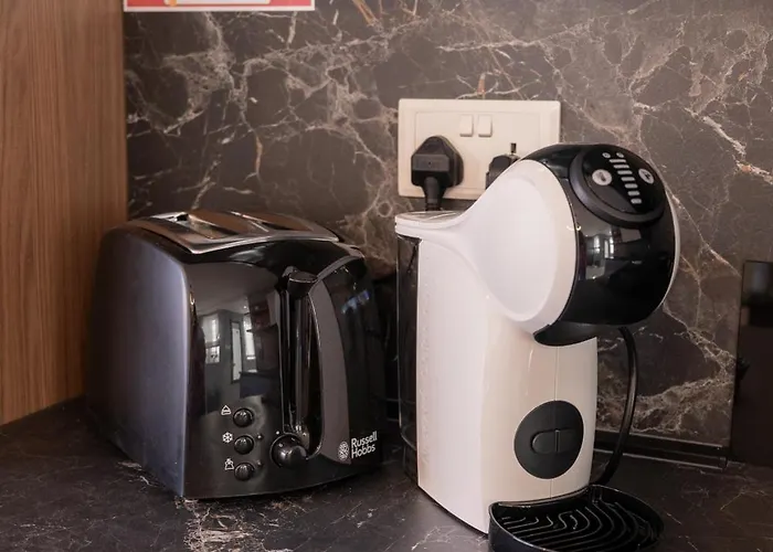 Brand New Luxurious Seafront With View - Prime Location Lejlighed *